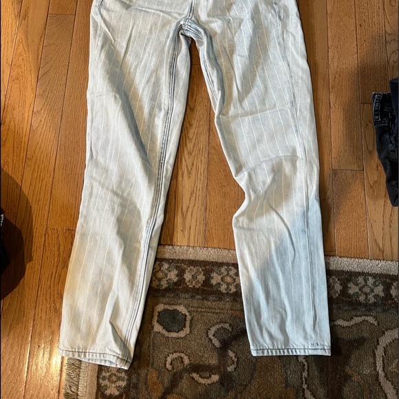 American Eagle Jeans - Picture 2 of 4